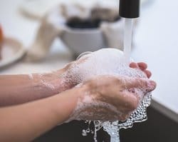 washing hands before cathing