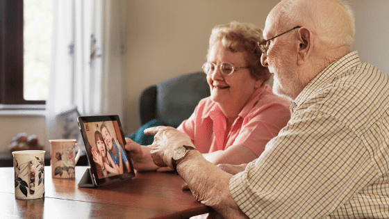 virtual chat and facetime with family